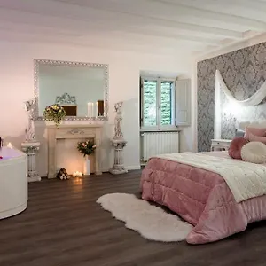 https://le-mura-luxury-room-room-personal-spa.it-tuscanyhotel.com